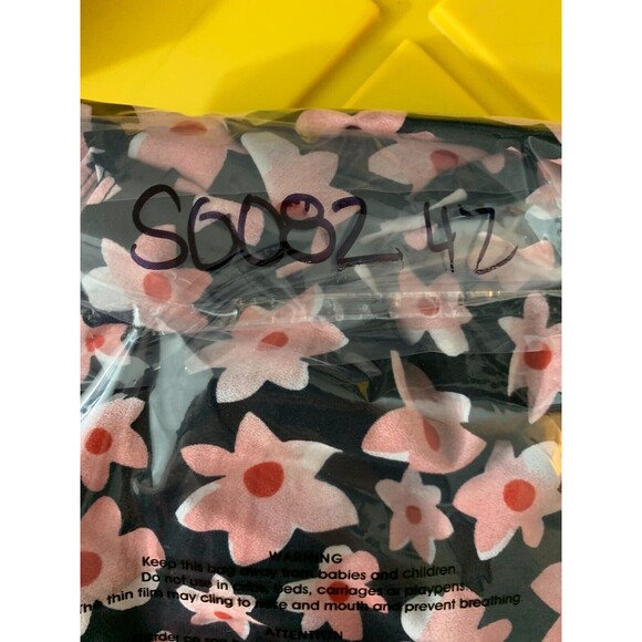 Women's Cabi Small (S) Black Pink Red Floral Print Cap Sleeve Top Blouse - Picture 11 of 11